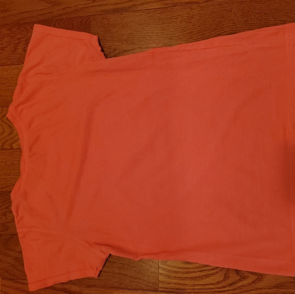 3/$40 Temple Bar T-shirt - Picture 2 of 4